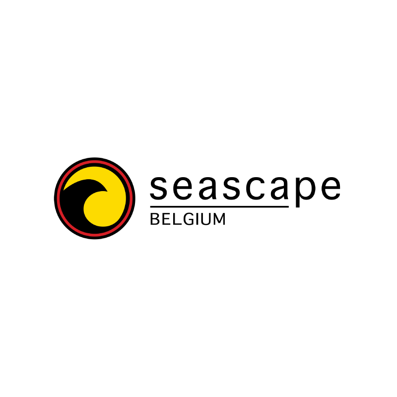The logo of Seascape Belgium: The name 'seascape' and 'BELGIUM' written below each other separated by a horizontal line. This is preceded by a red circle within which there is a black wave on a yellow background.