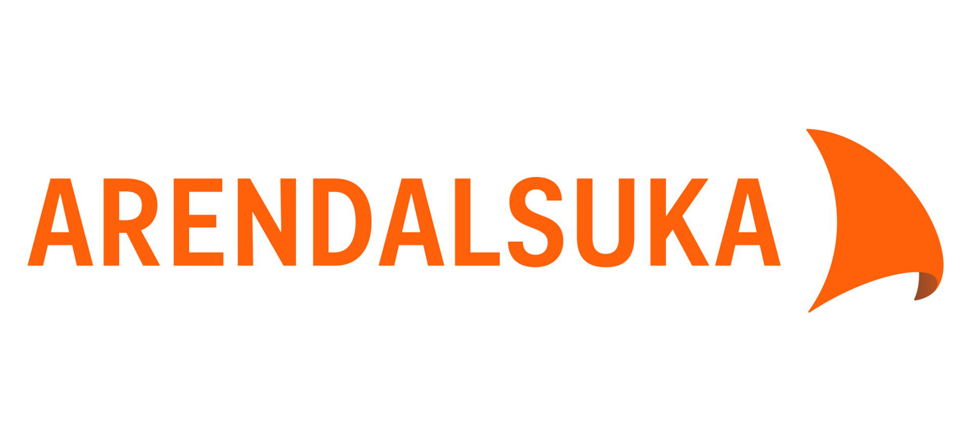 A logo of ARENDALSUKA, with the title written in a bold orange font and a small element of a ship sail at the end of it.